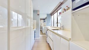 kitchen- click for photo gallery